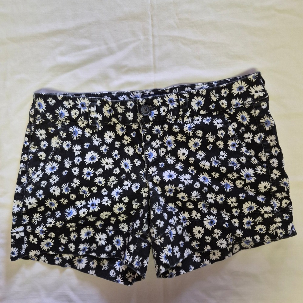 American Eagle Women 6 Midi Stretch Shorts Black Floral Daisy Print Cotton Blend